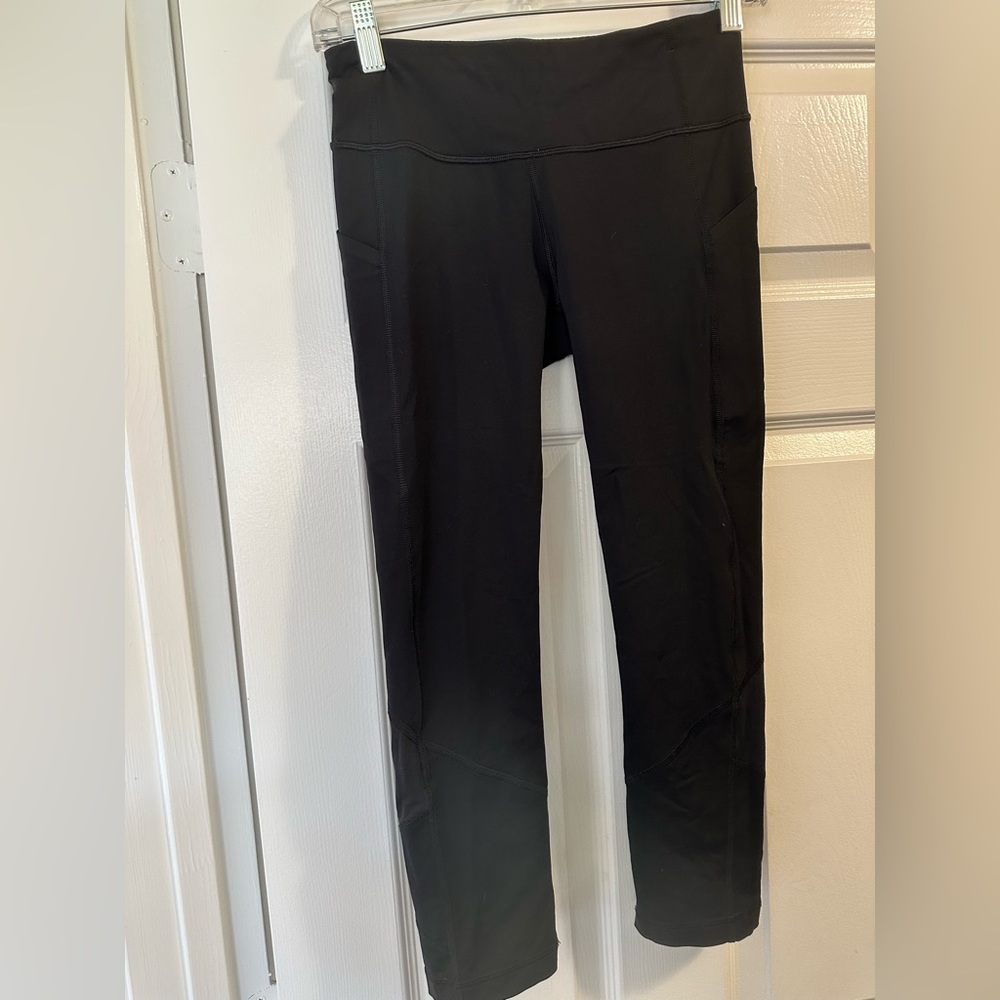 Women’s Lululemon Size 4 High Rise Crop Leggings NEVER BEEN WORN
